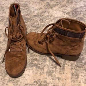Tommy boots